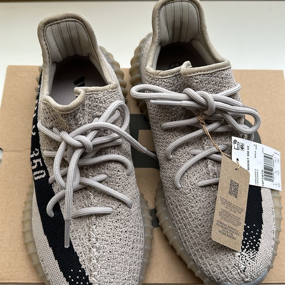 Brand new Yeezy 350 V2 - Slate - Picture 3 of 3